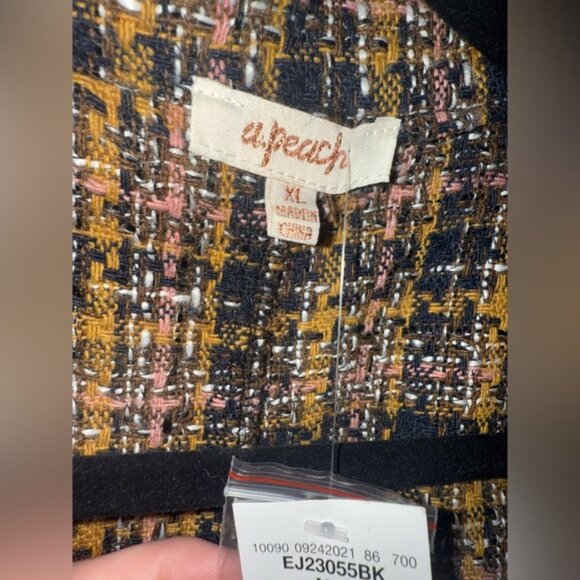 Buckle Multicolor Tweed Blazer - Picture 5 of 7